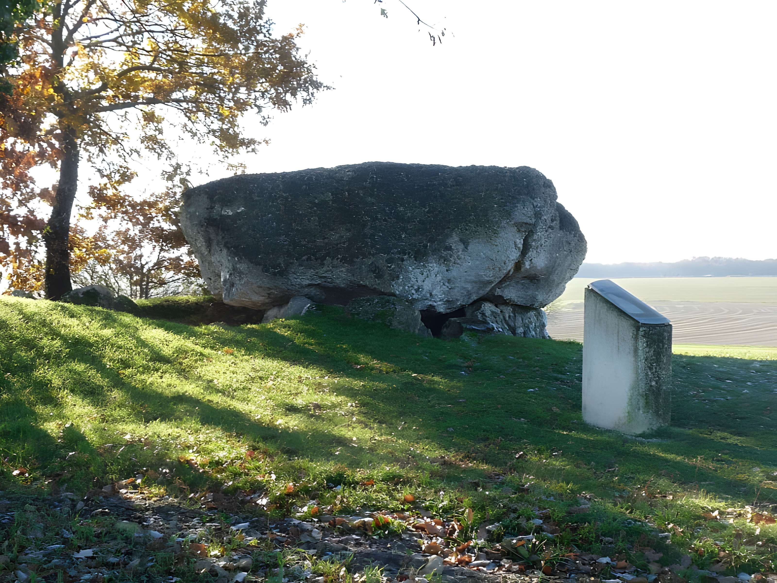 Deux dolmens dits La Grosse Pérotte et La Petite Pérotte
