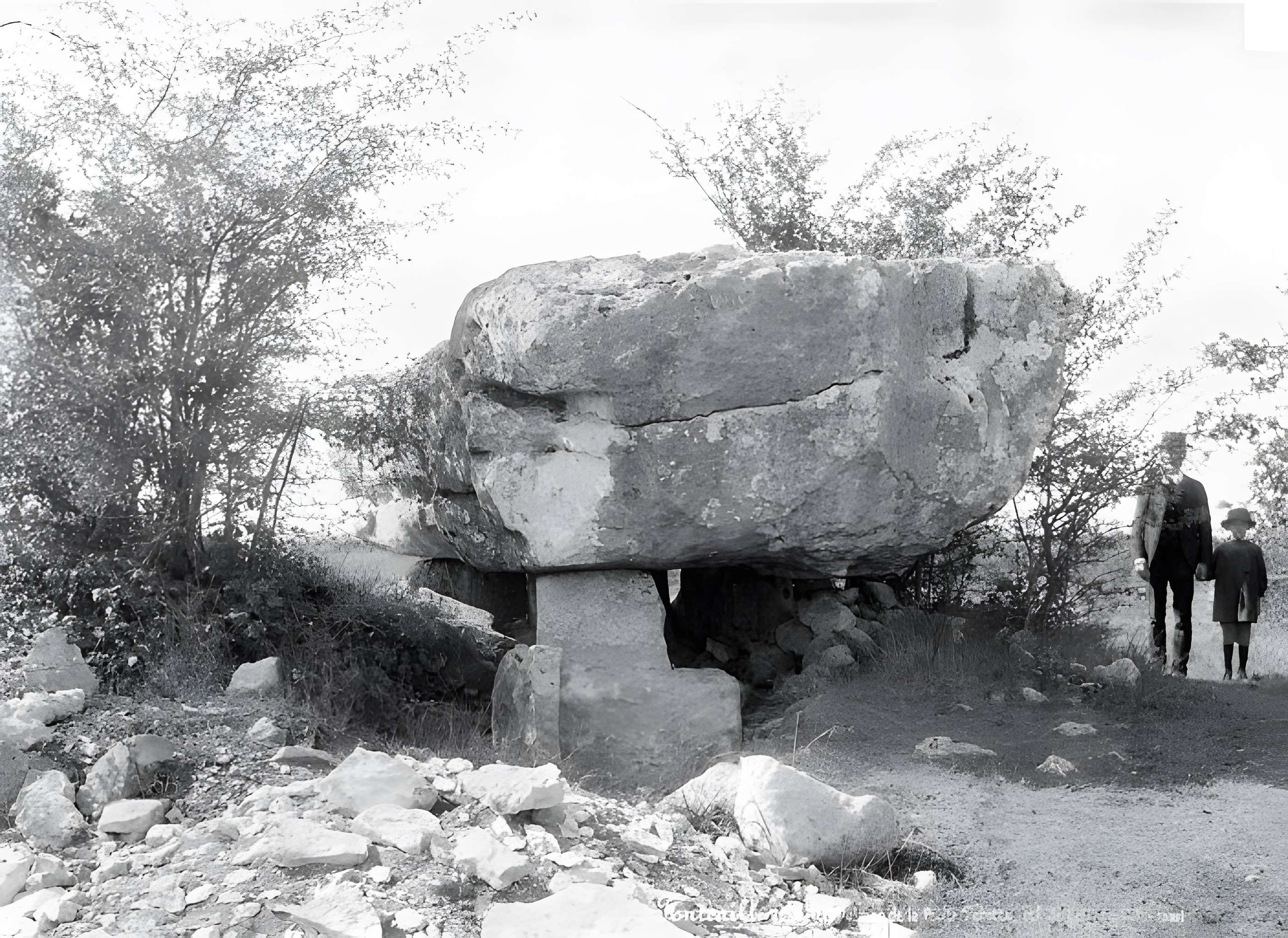 Deux dolmens dits La Grosse Pérotte et La Petite Pérotte