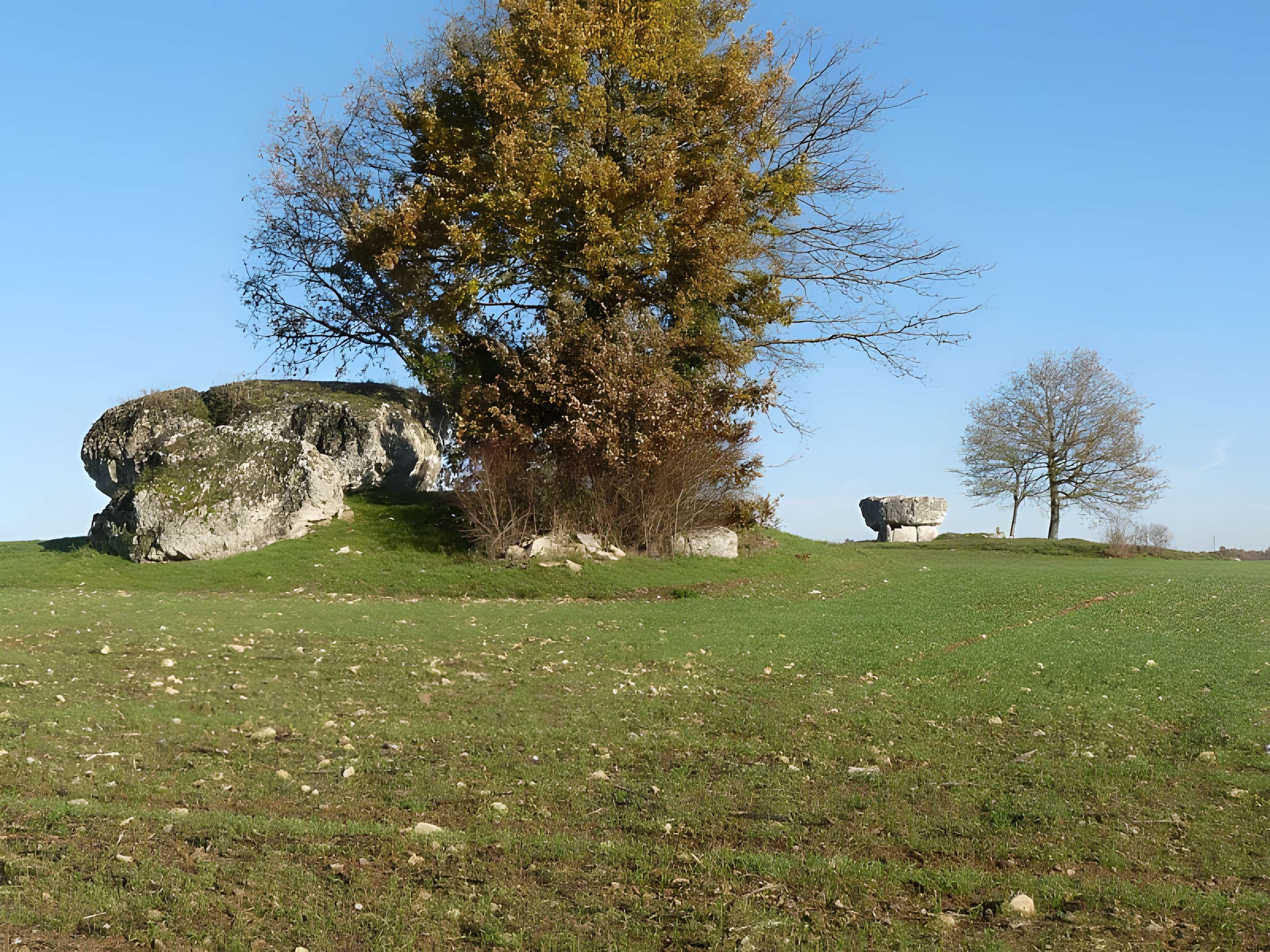 Deux dolmens dits La Grosse Pérotte et La Petite Pérotte
