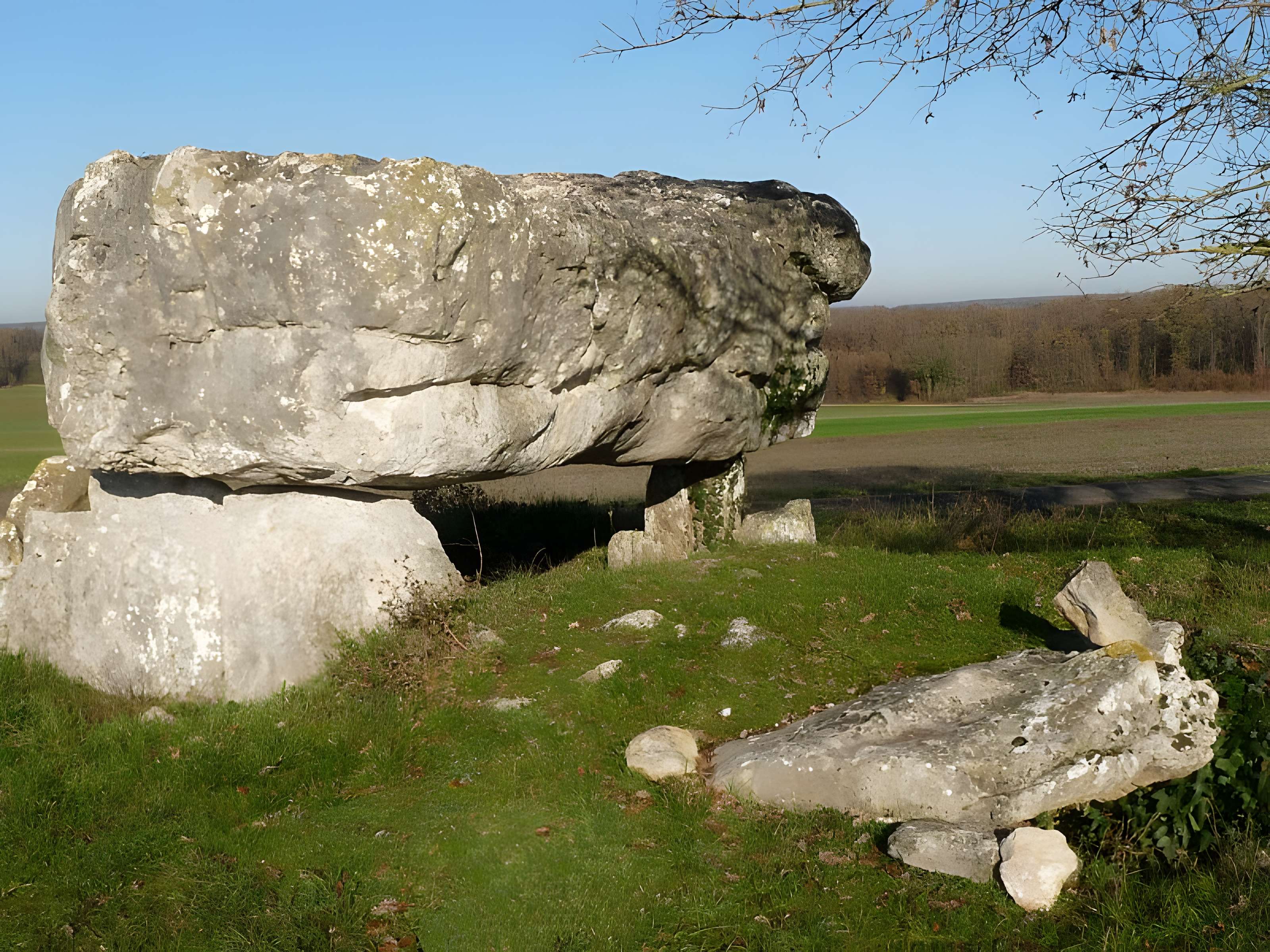 Deux dolmens dits La Grosse Pérotte et La Petite Pérotte