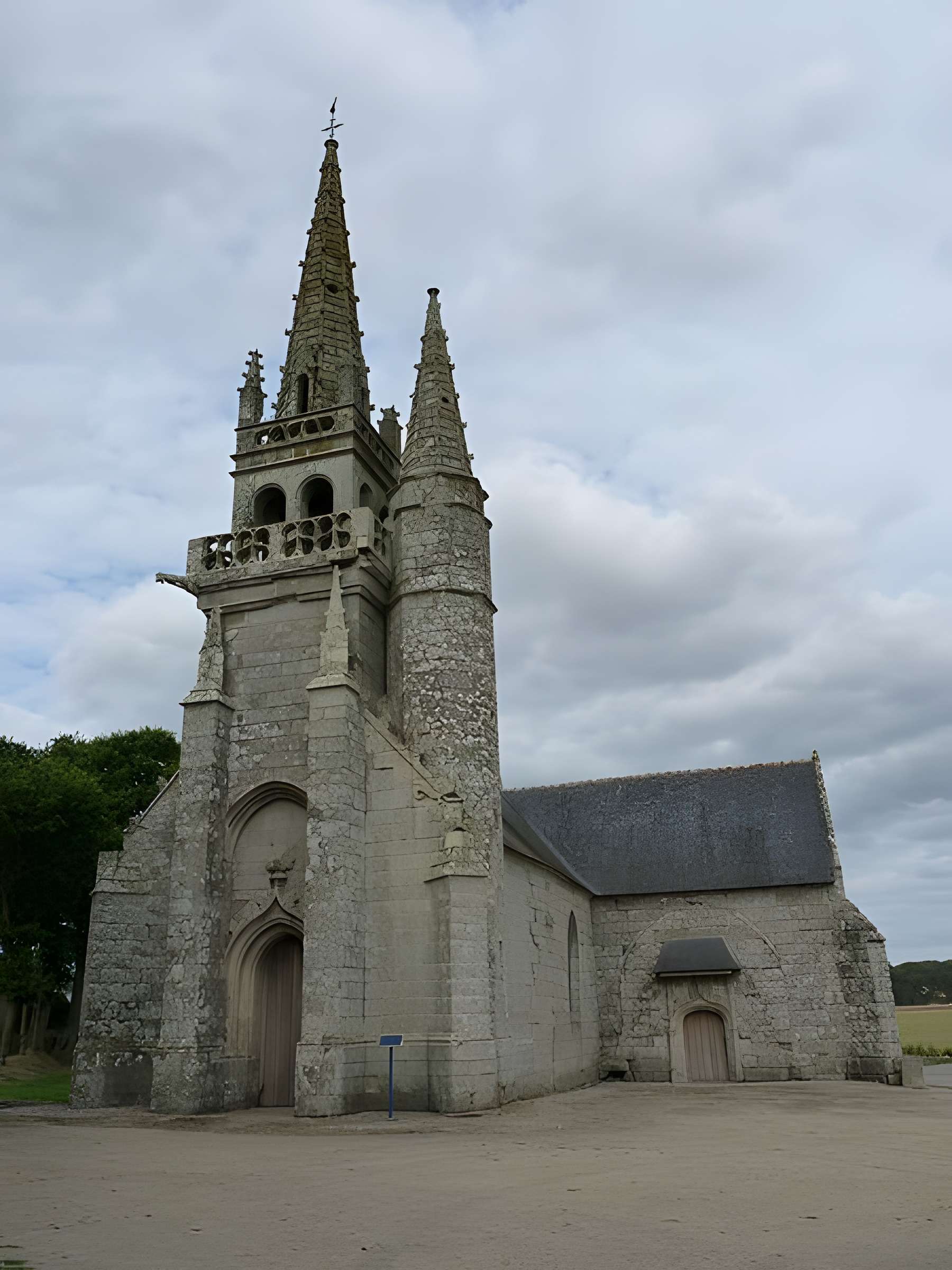 Chapelle Saint-Éloi de Saint-Nicolas-du-Pélem 
