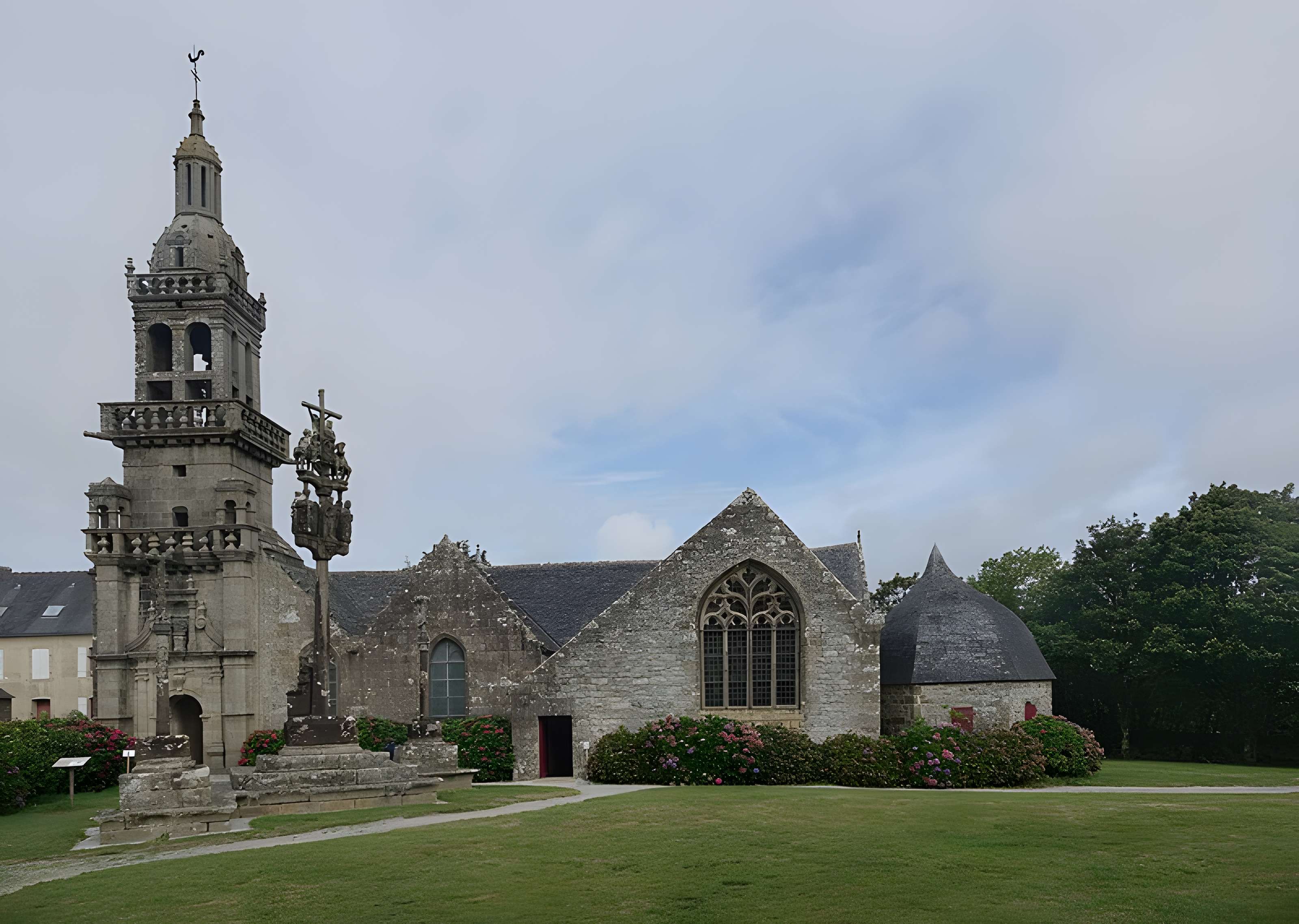 Chapelle Sainte-Marie-du-Ménez-Hom de Plomodiern