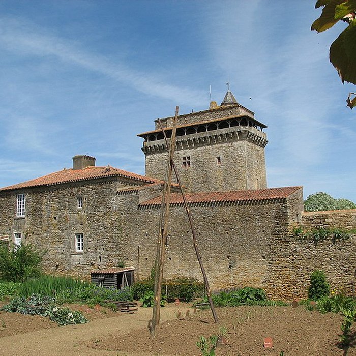 Photo de Donjon de Bazoges-en-Pareds