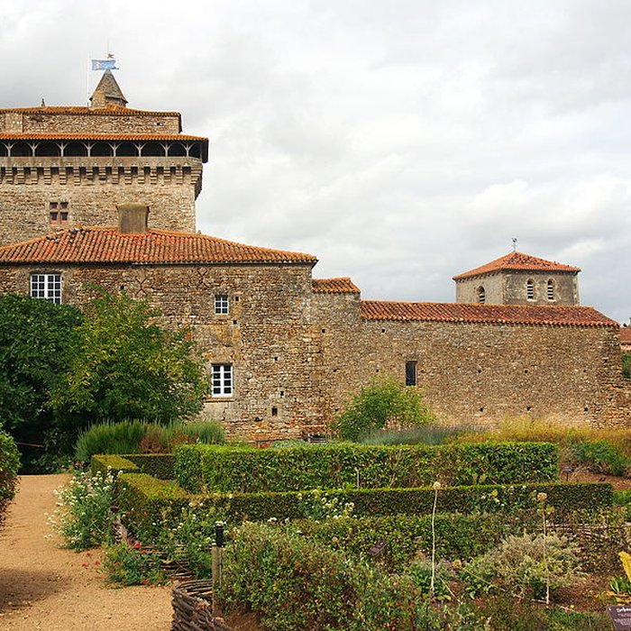 Photo de Donjon de Bazoges-en-Pareds