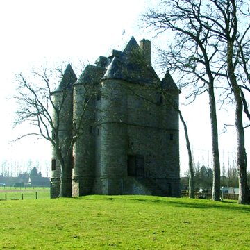 Donjon de Bours