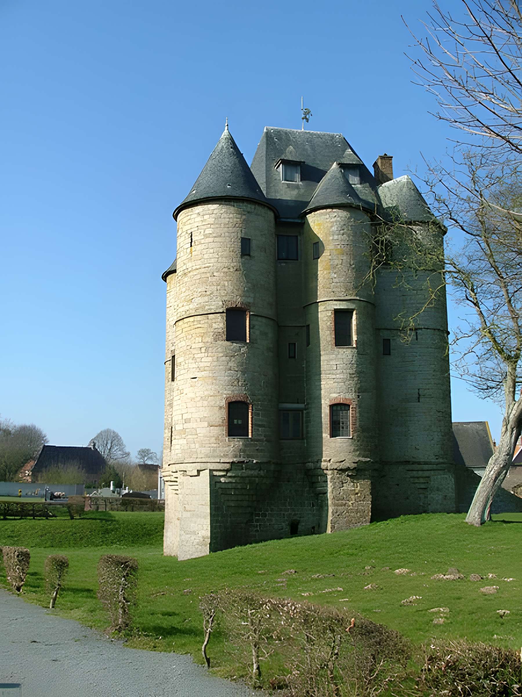Donjon de Bours