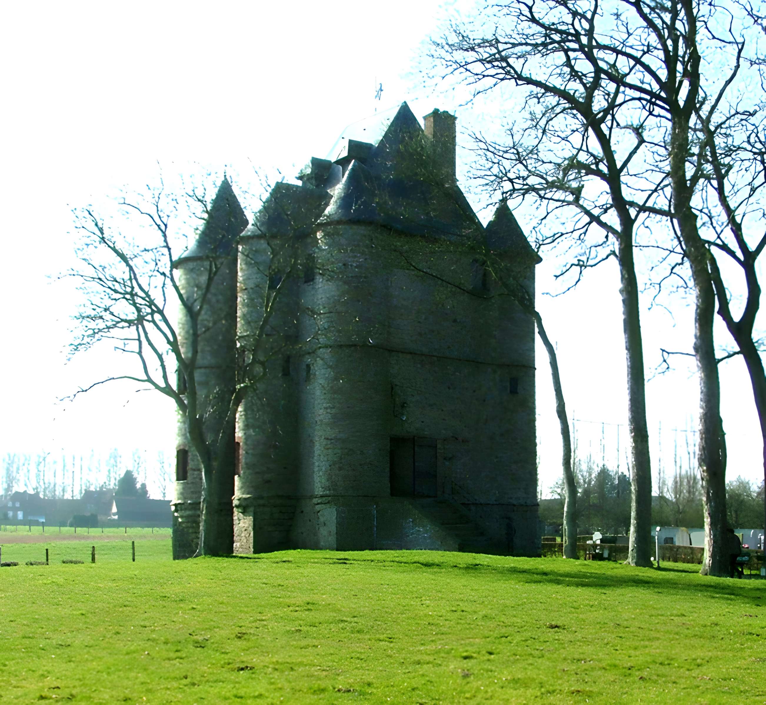 Donjon de Bours
