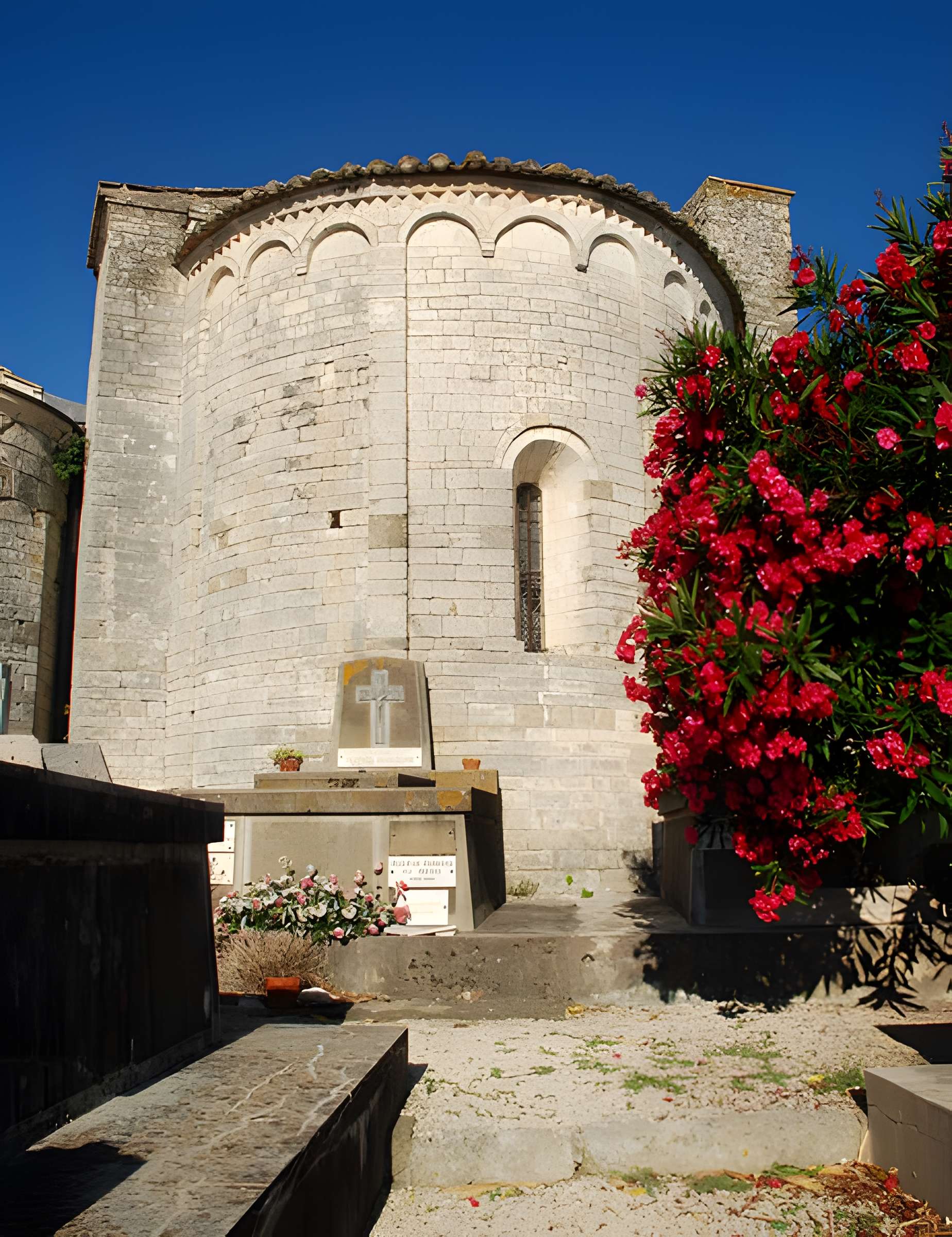 Chapelle Saint-Julien de Montredon de Salinelles