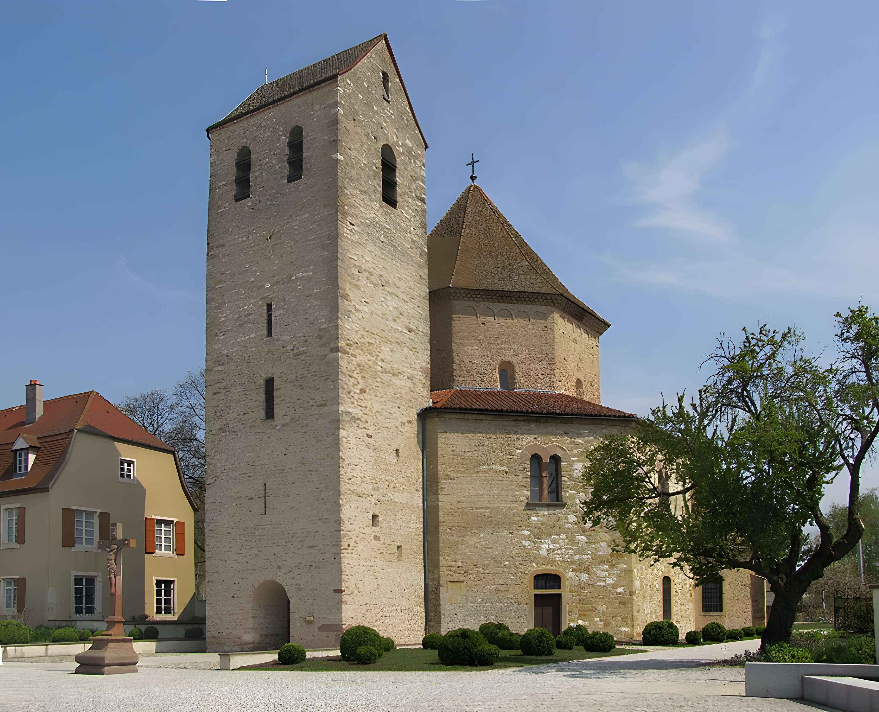Abbaye et Église Saint-Pierre-et-Saint-Paul