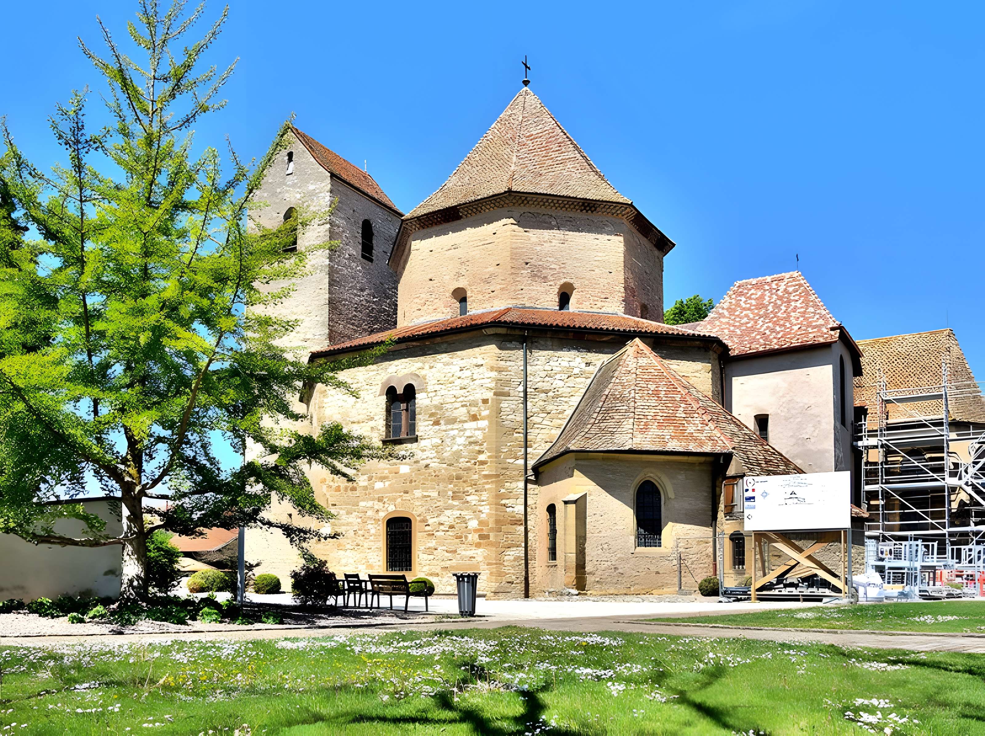 Abbaye et Église Saint-Pierre-et-Saint-Paul