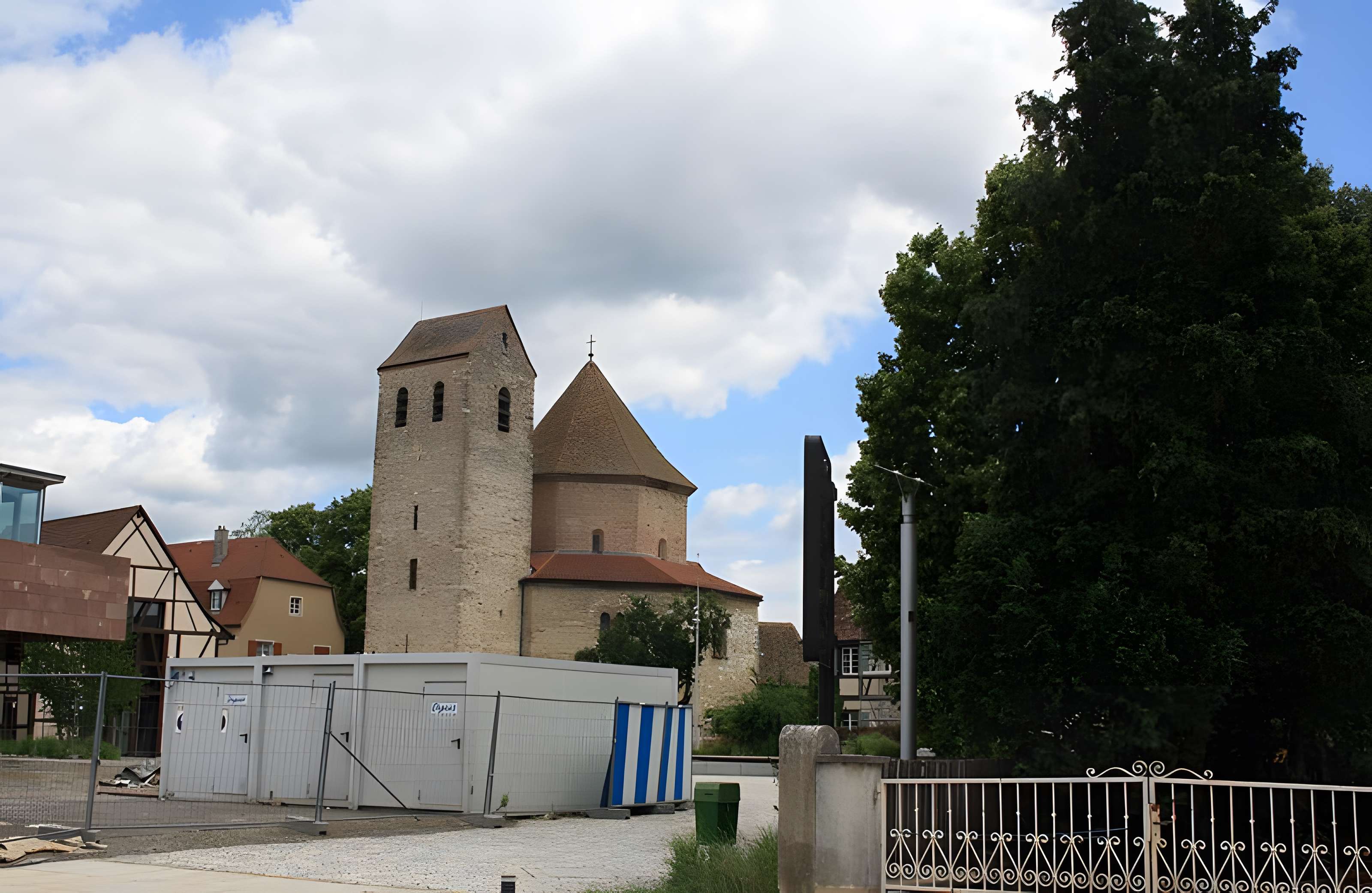 Abbaye et Église Saint-Pierre-et-Saint-Paul