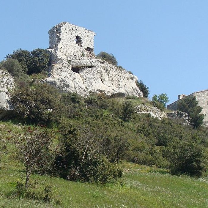 Photo de Chapelle Saint-Michel et ruines du château