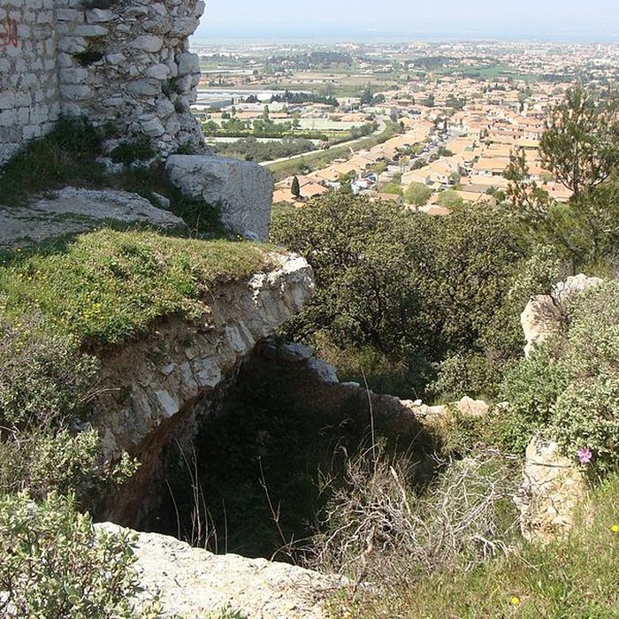 Photo de Chapelle Saint-Michel et ruines du château