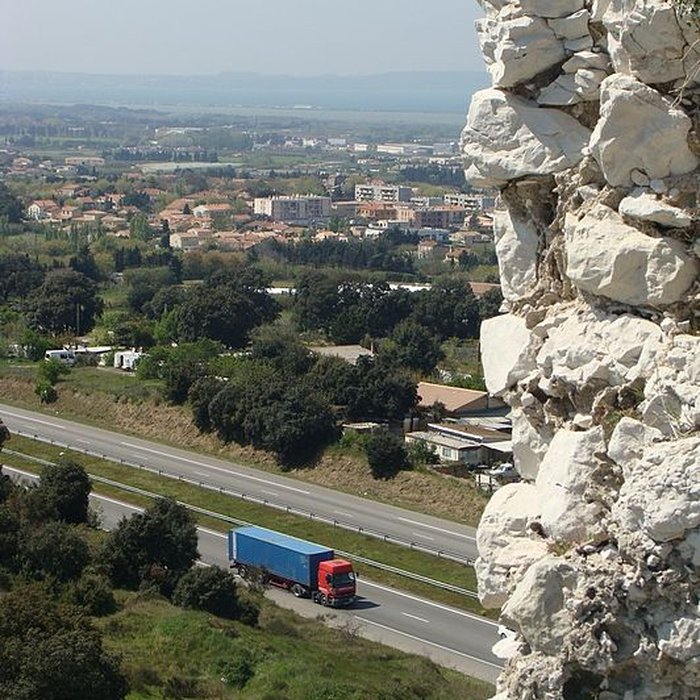 Photo de Chapelle Saint-Michel et ruines du château