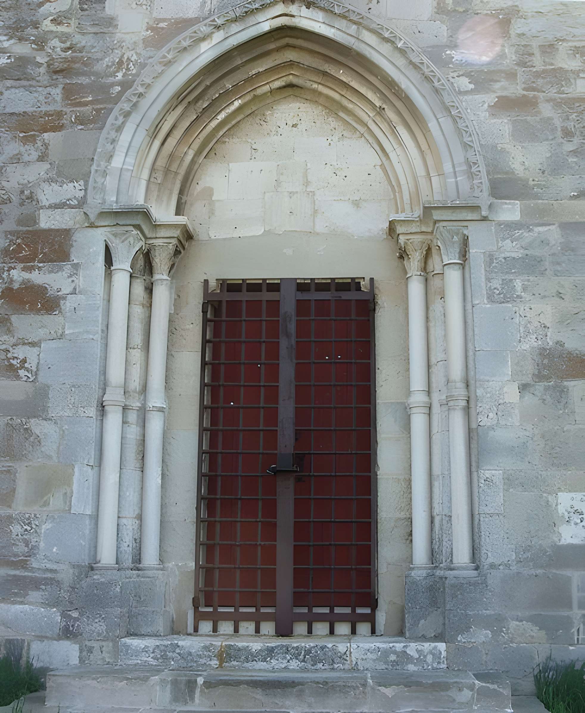 Chapelle Saint-Michel et ruines du château