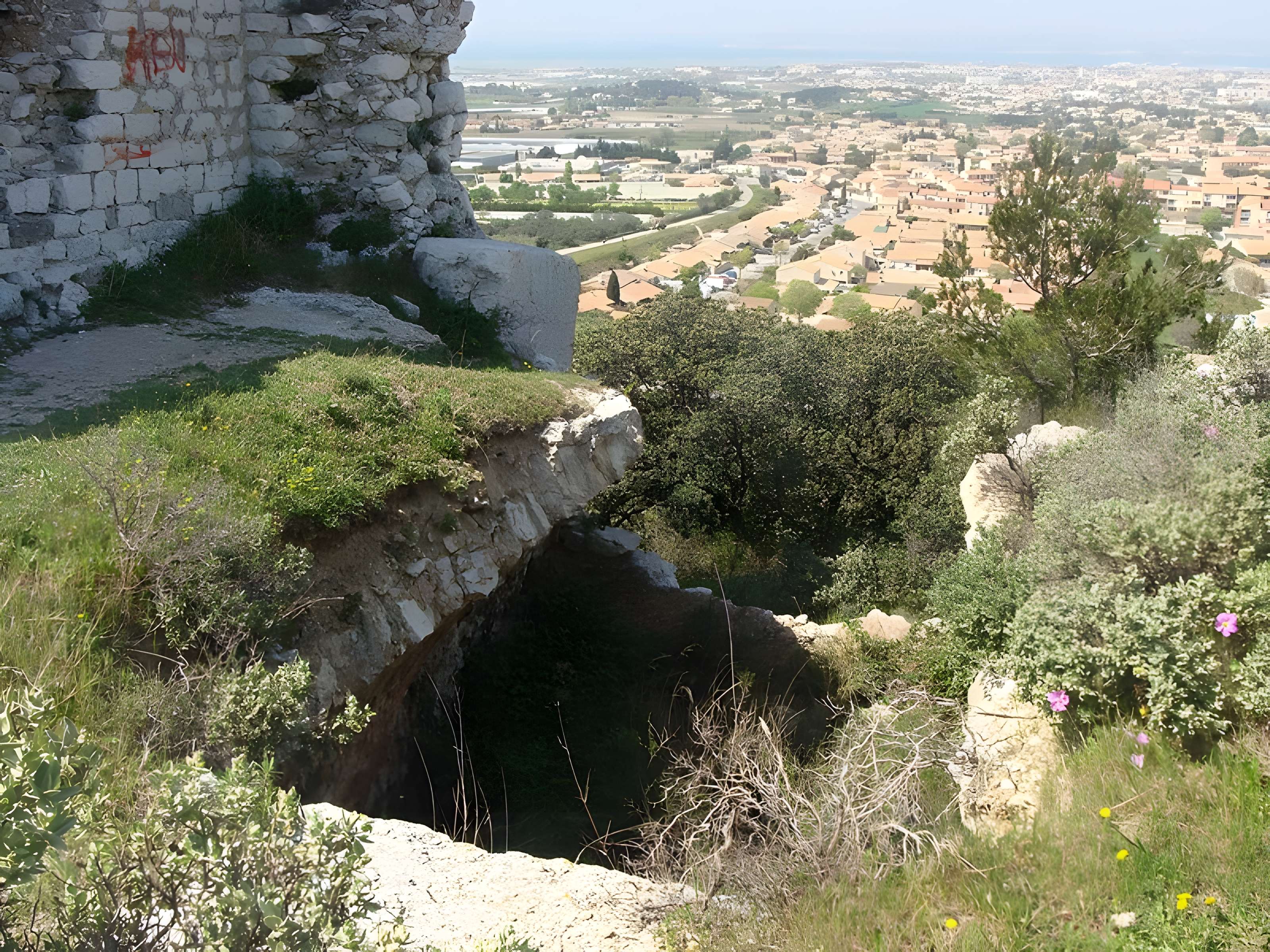 Chapelle Saint-Michel et ruines du château