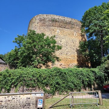 Donjon de Saint-Sauveur-en-Puisaye