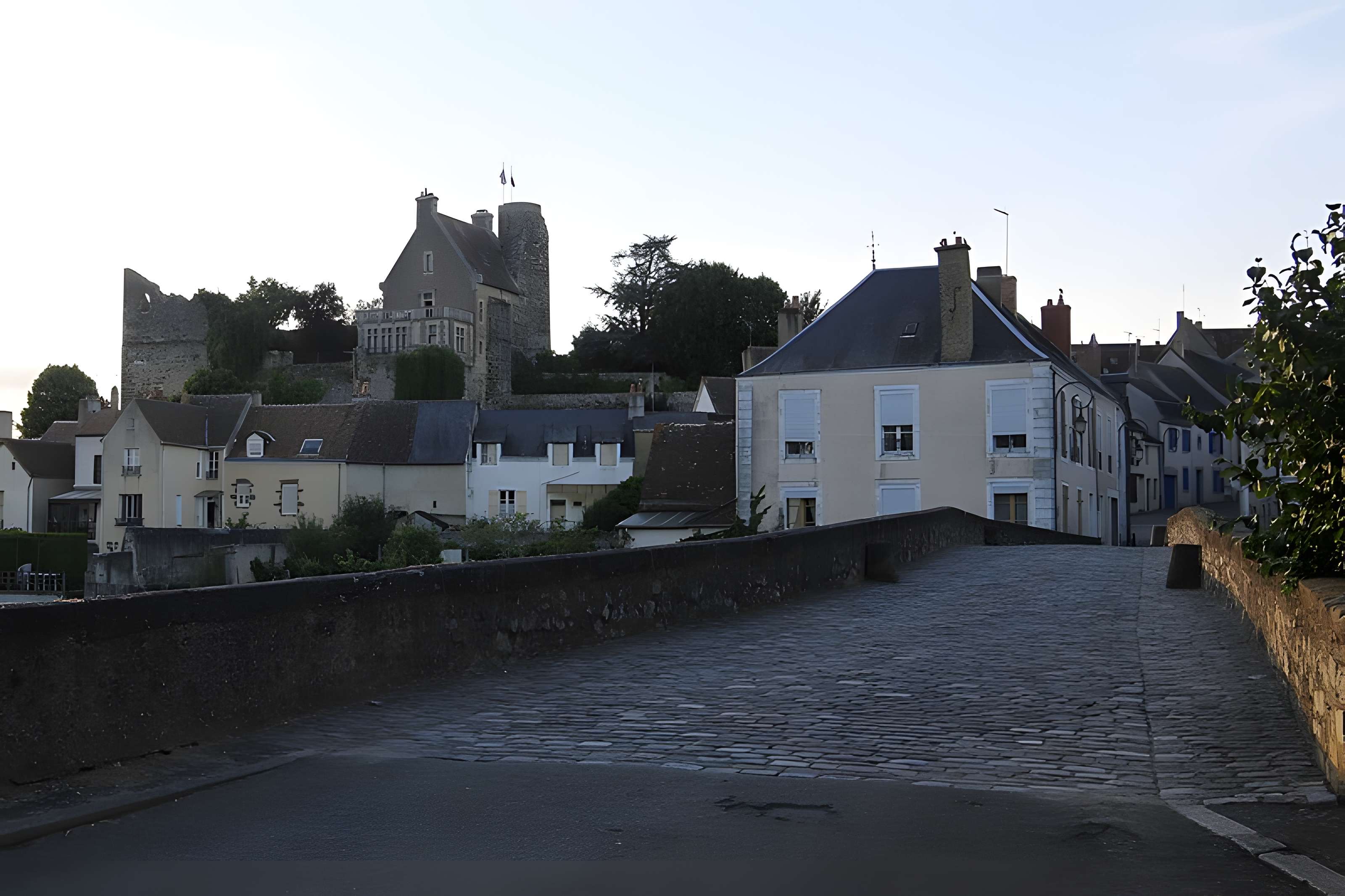 Château de Beaumont-sur-Sarthe