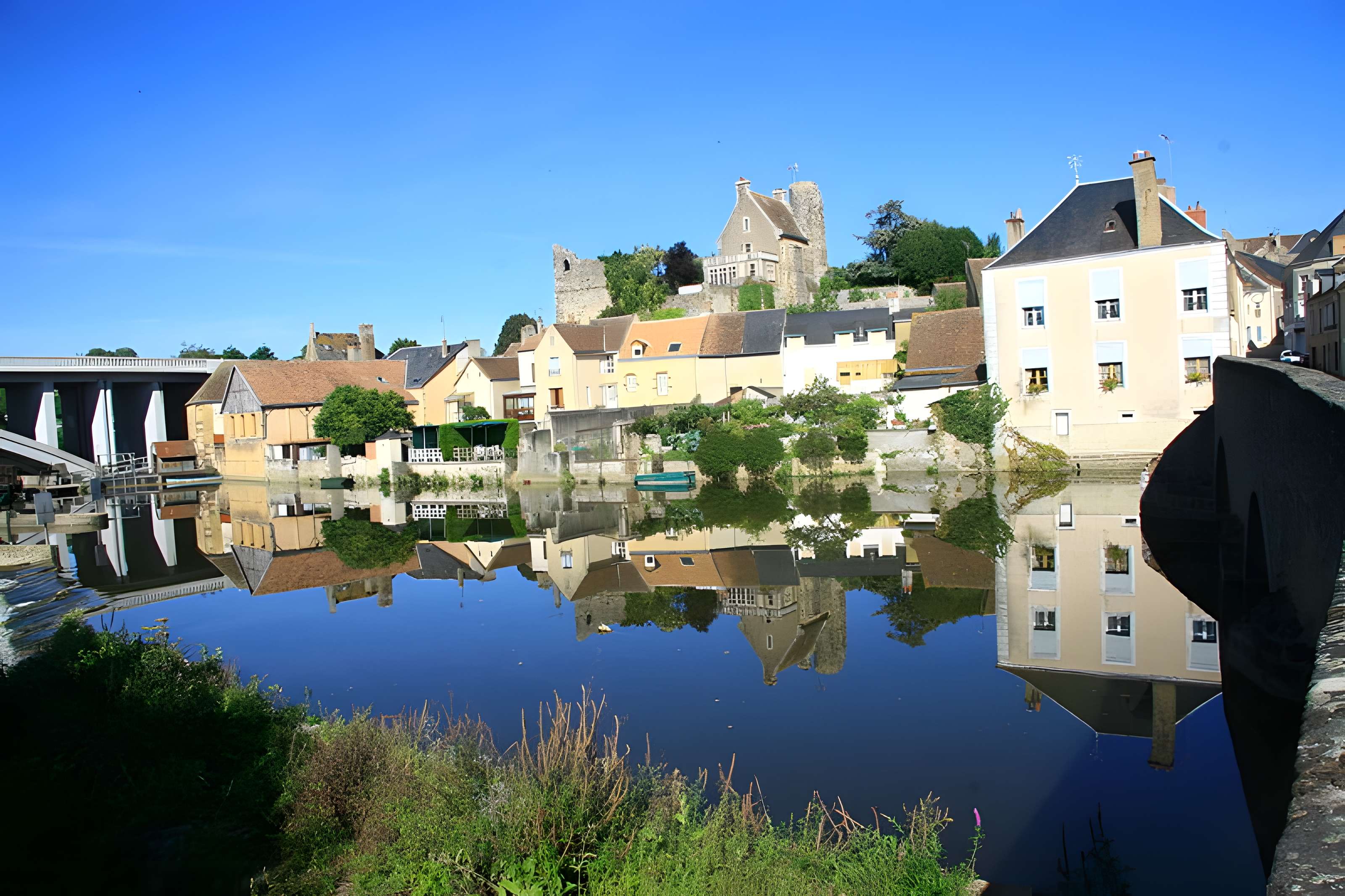 Château de Beaumont-sur-Sarthe