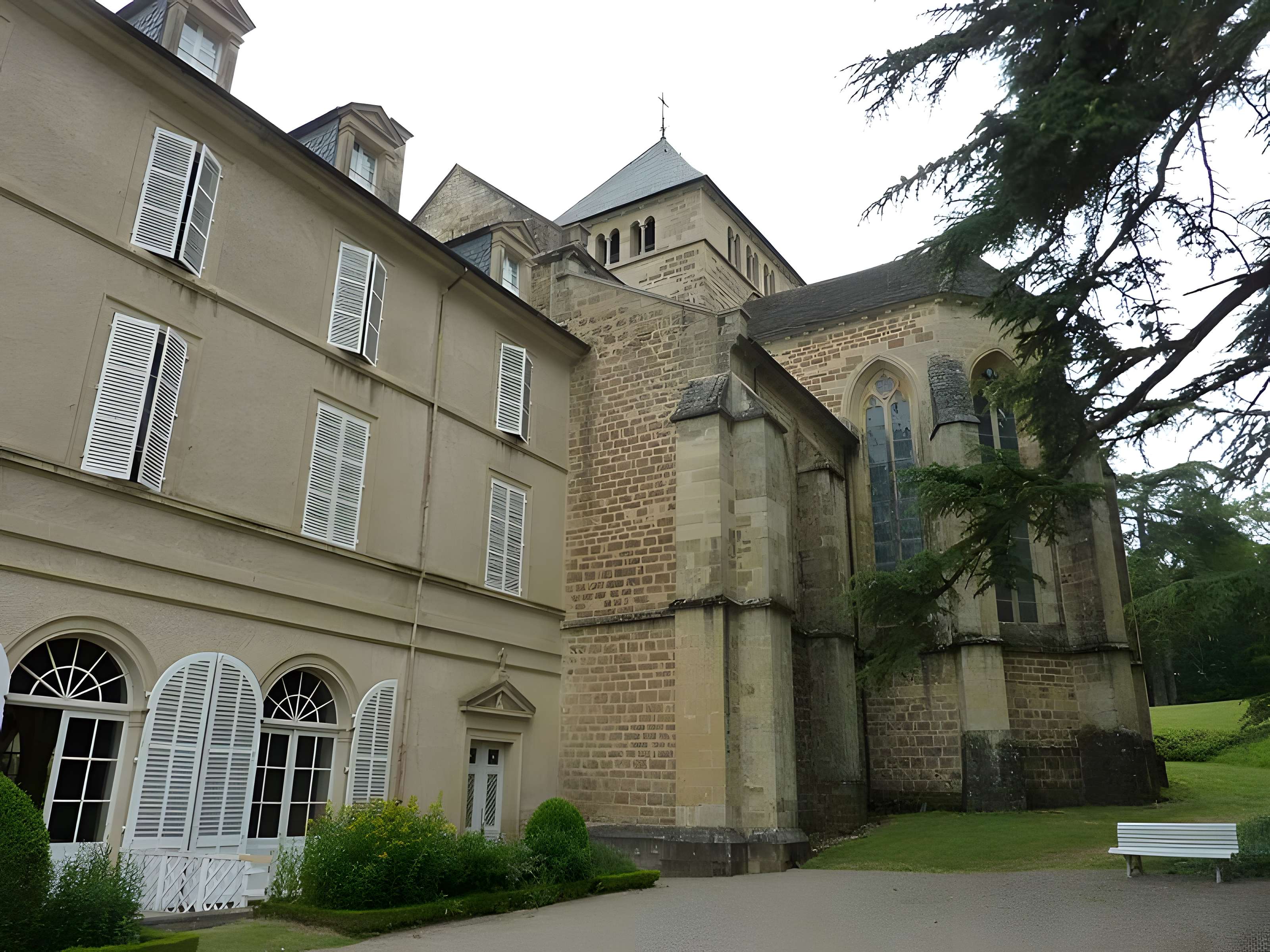 Abbaye fortifiée de Loc-Dieu