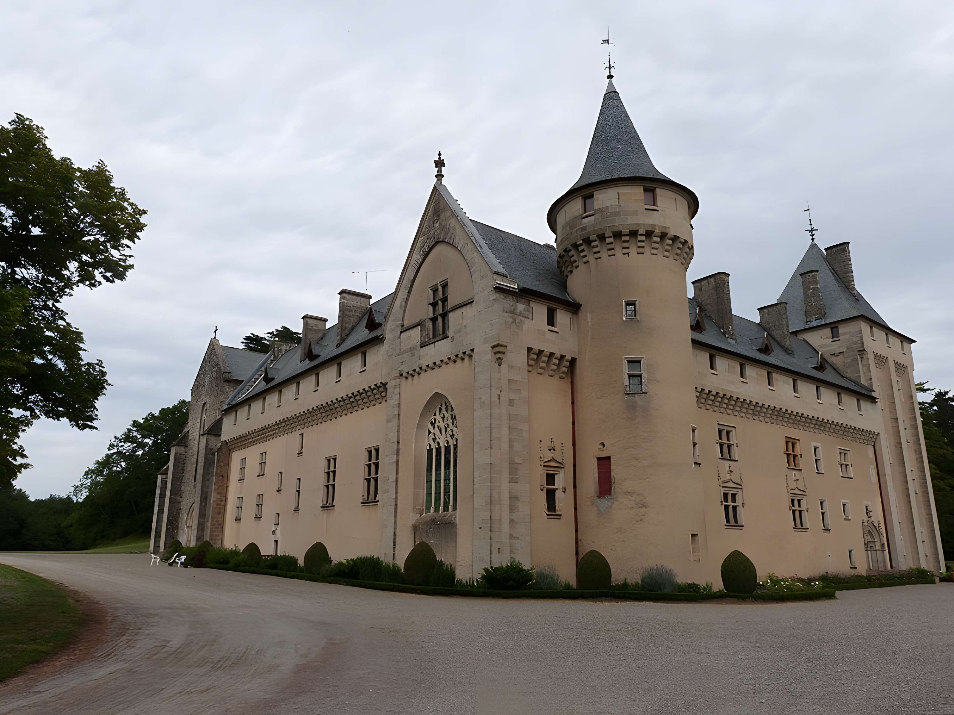 Abbaye fortifiée de Loc-Dieu