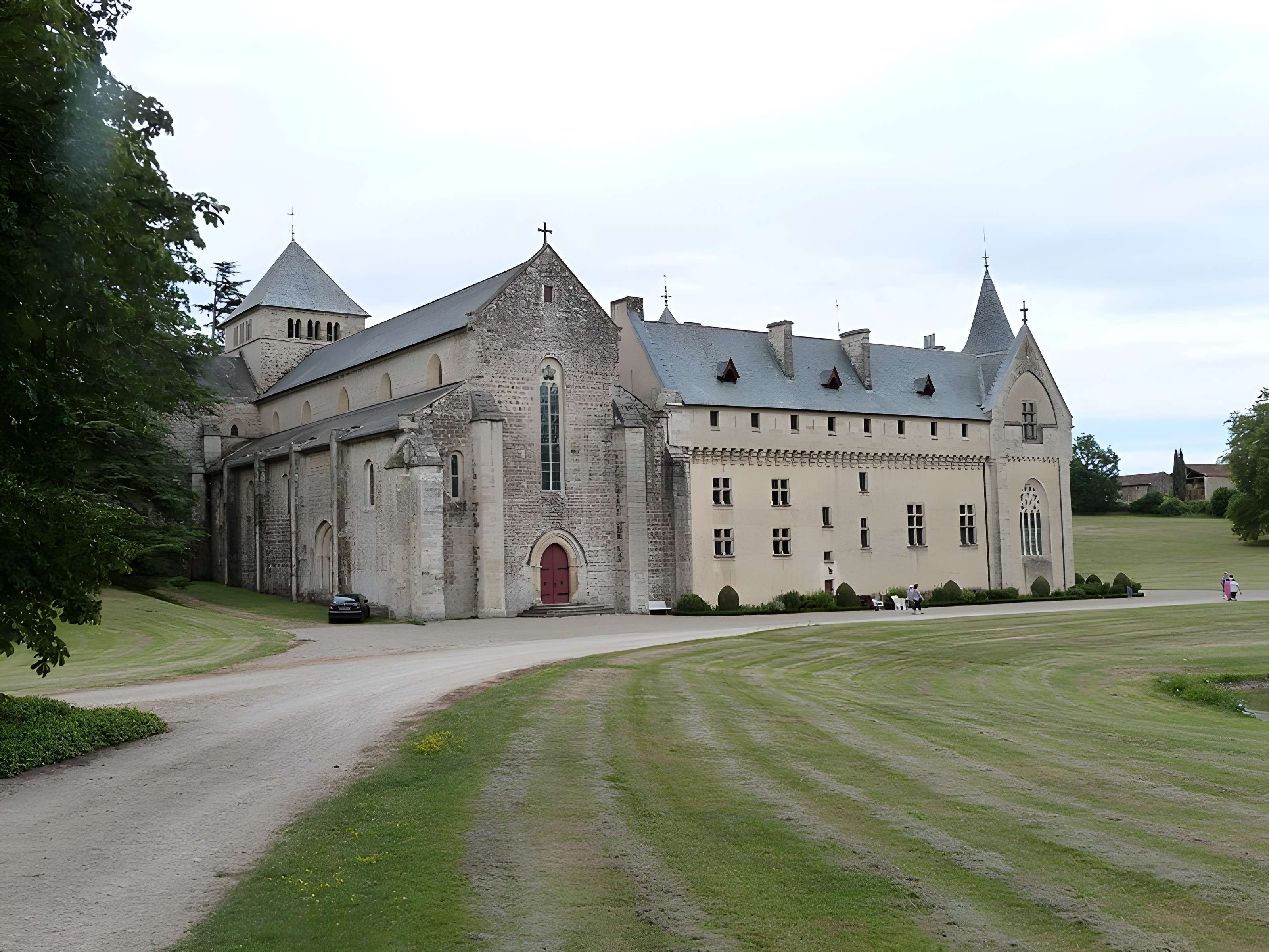 Abbaye fortifiée de Loc-Dieu