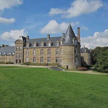 Domaine du château de Canisy également sur commune de Saint-Gilles