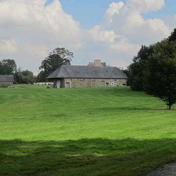 Domaine du château de Canisy également sur commune de Saint-Gilles