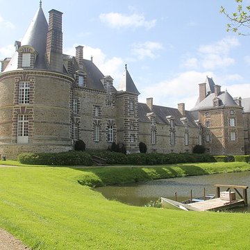 Domaine du château de Canisy également sur commune de Saint-Gilles
