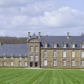 Domaine du château de Canisy également sur commune de Saint-Gilles