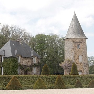 Domaine du château de Canisy également sur commune de Saint-Gilles