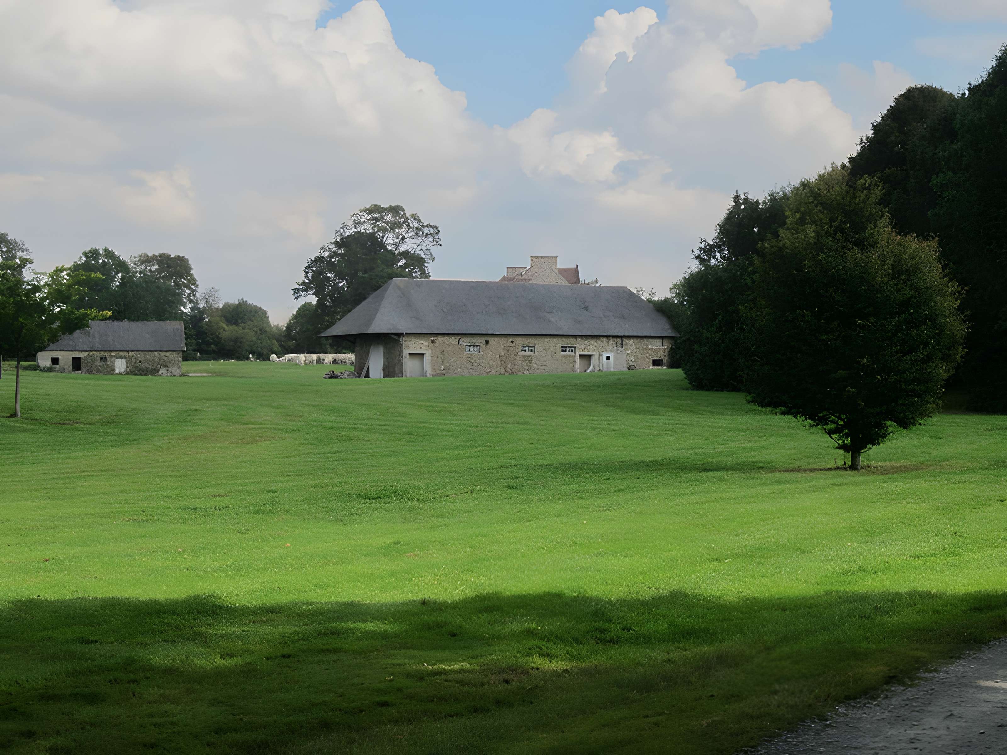 Domaine du château de Canisy (également sur commune de Saint-Gilles)