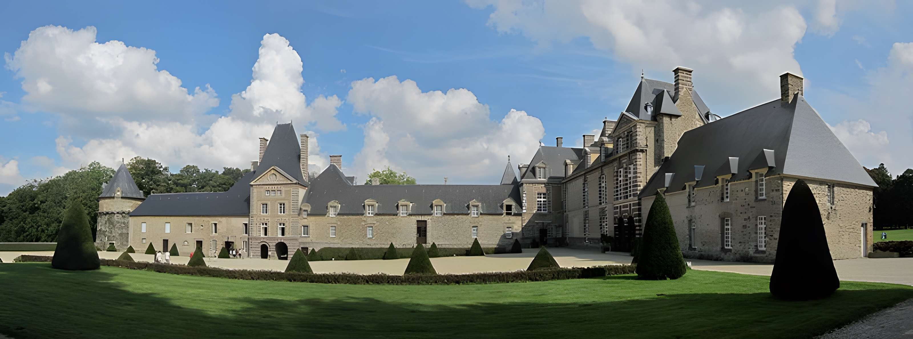 Domaine du château de Canisy (également sur commune de Saint-Gilles)