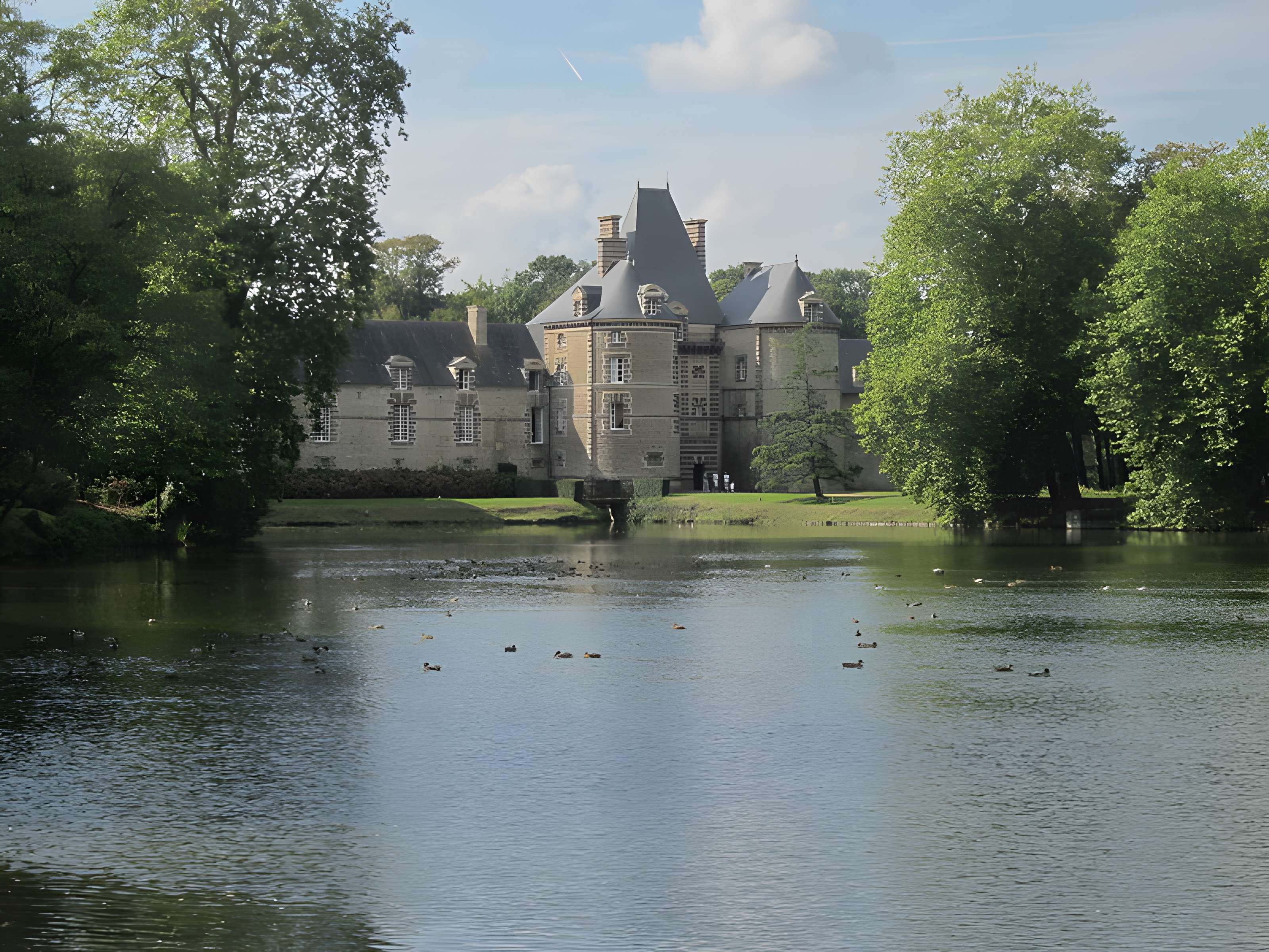 Domaine du château de Canisy (également sur commune de Saint-Gilles)