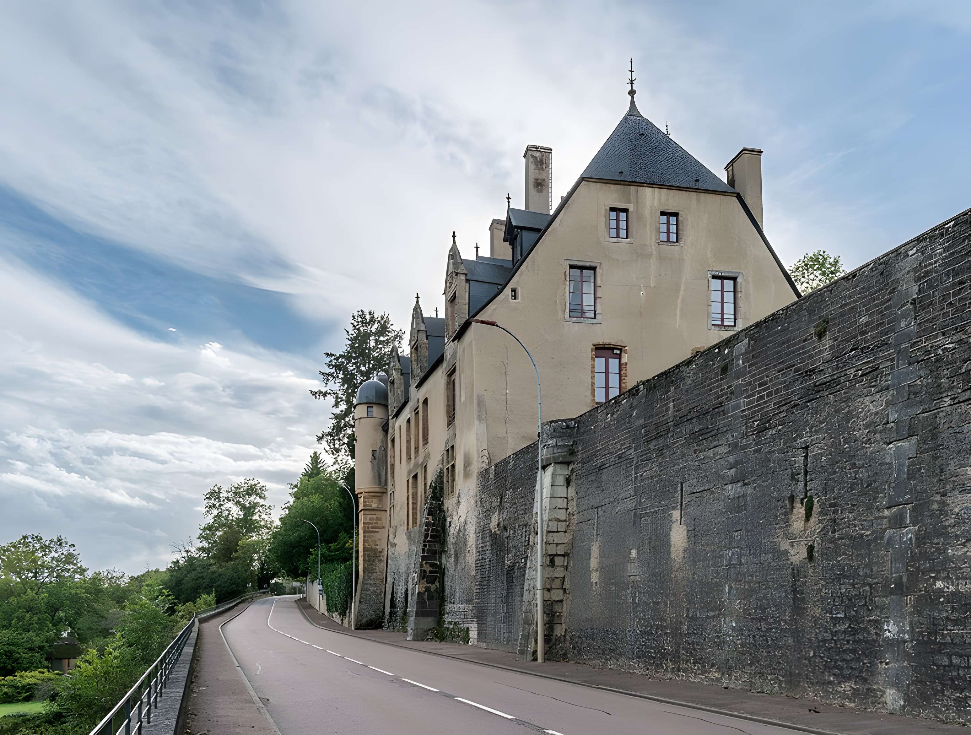 Château de Châtillon-en-Bazois