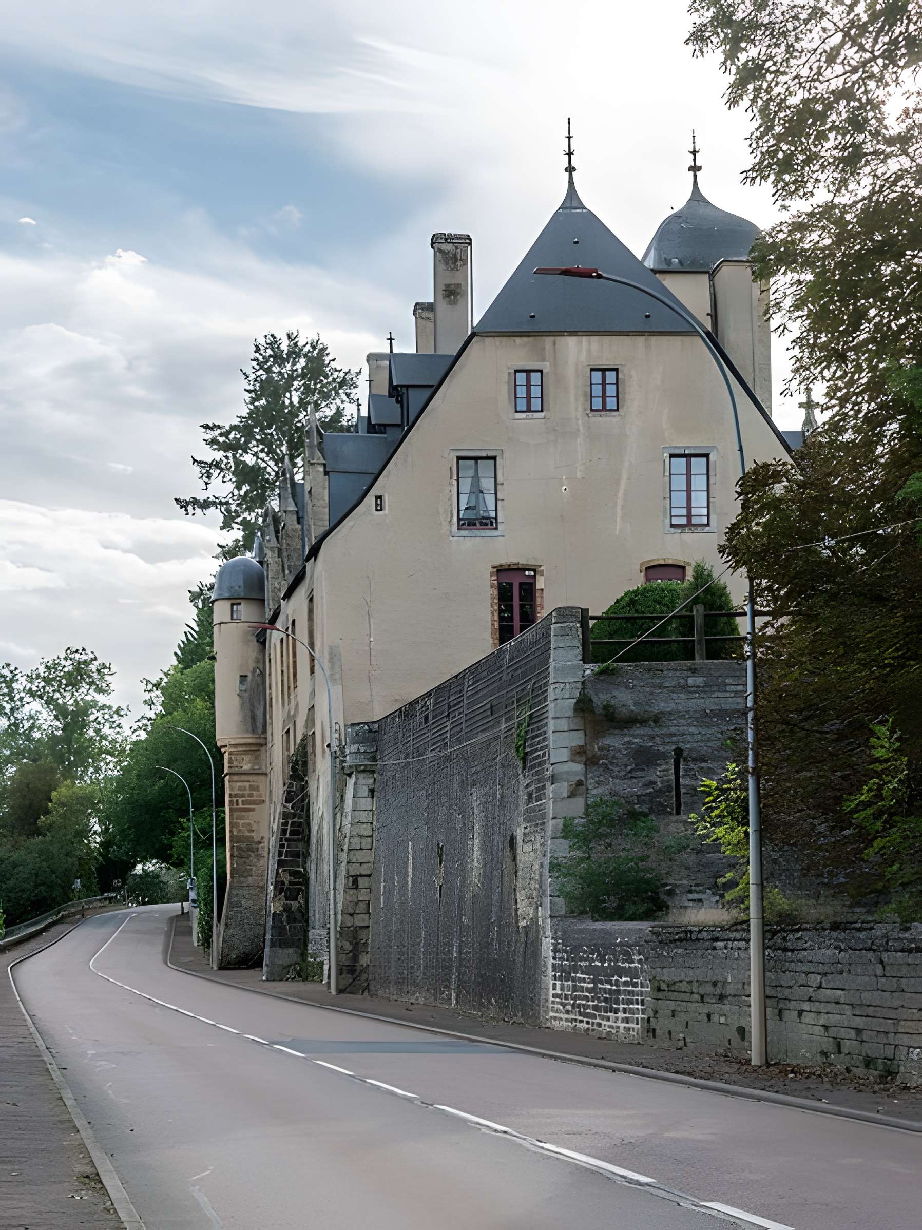 Château de Châtillon-en-Bazois