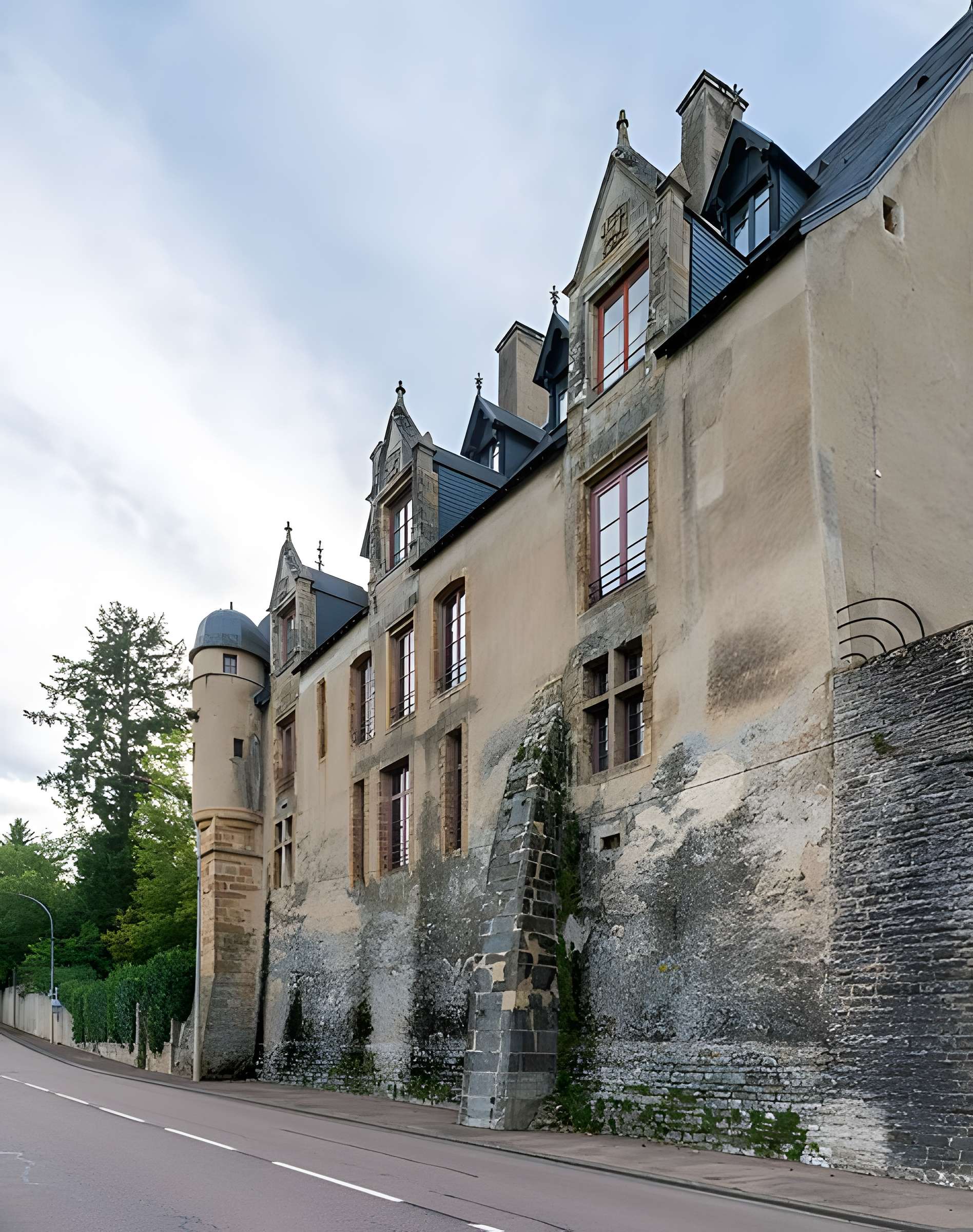 Château de Châtillon-en-Bazois