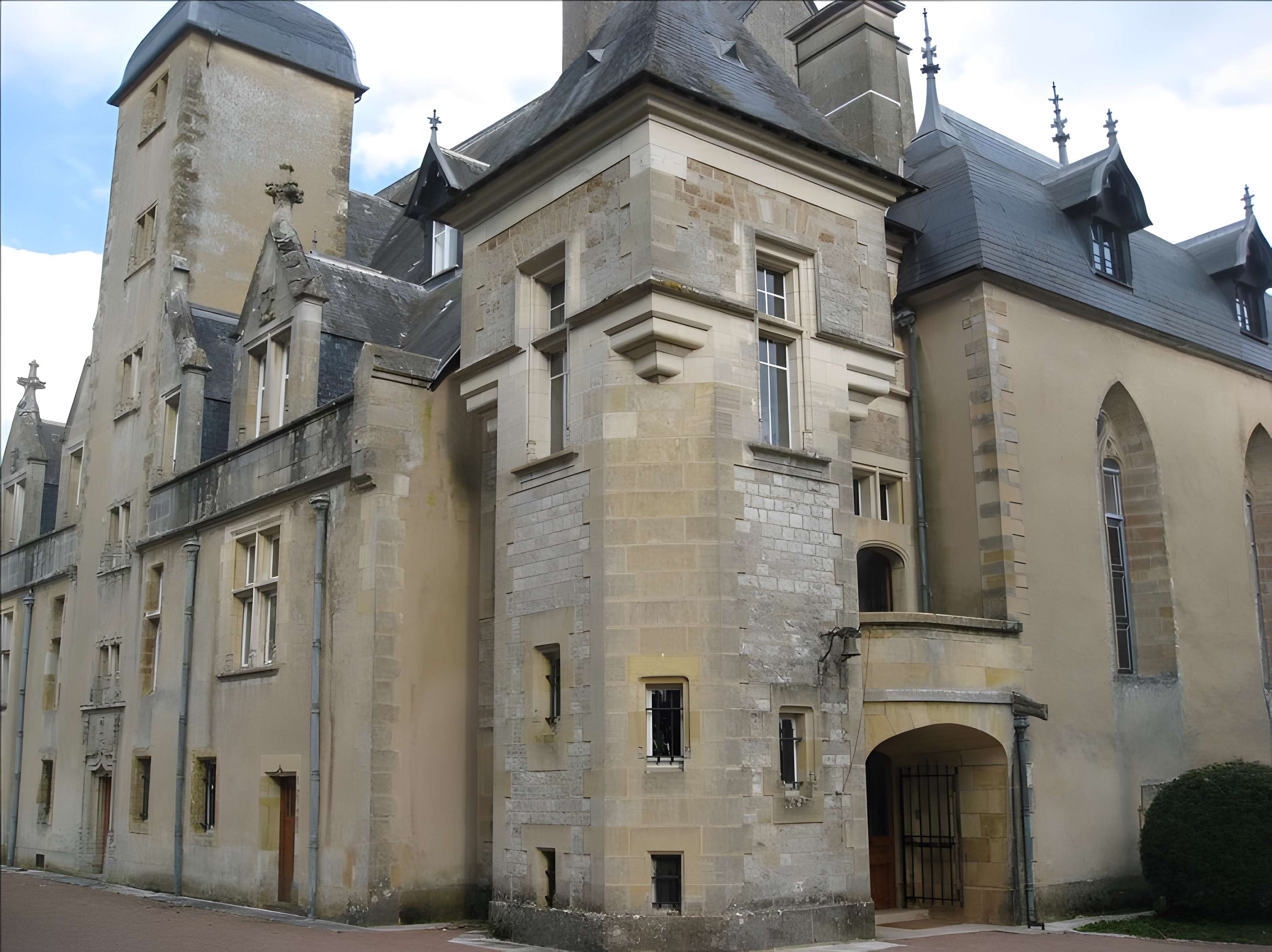 Château de Châtillon-en-Bazois