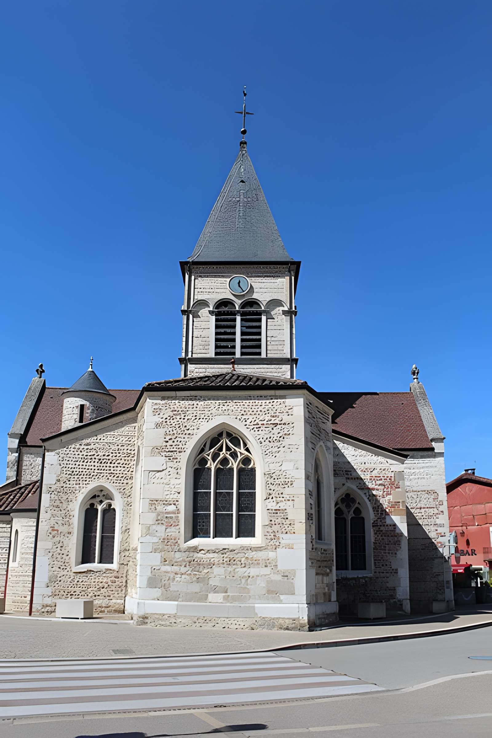 Église de la Nativité-de-la-Sainte-Vierge de Villars-les-Dombes