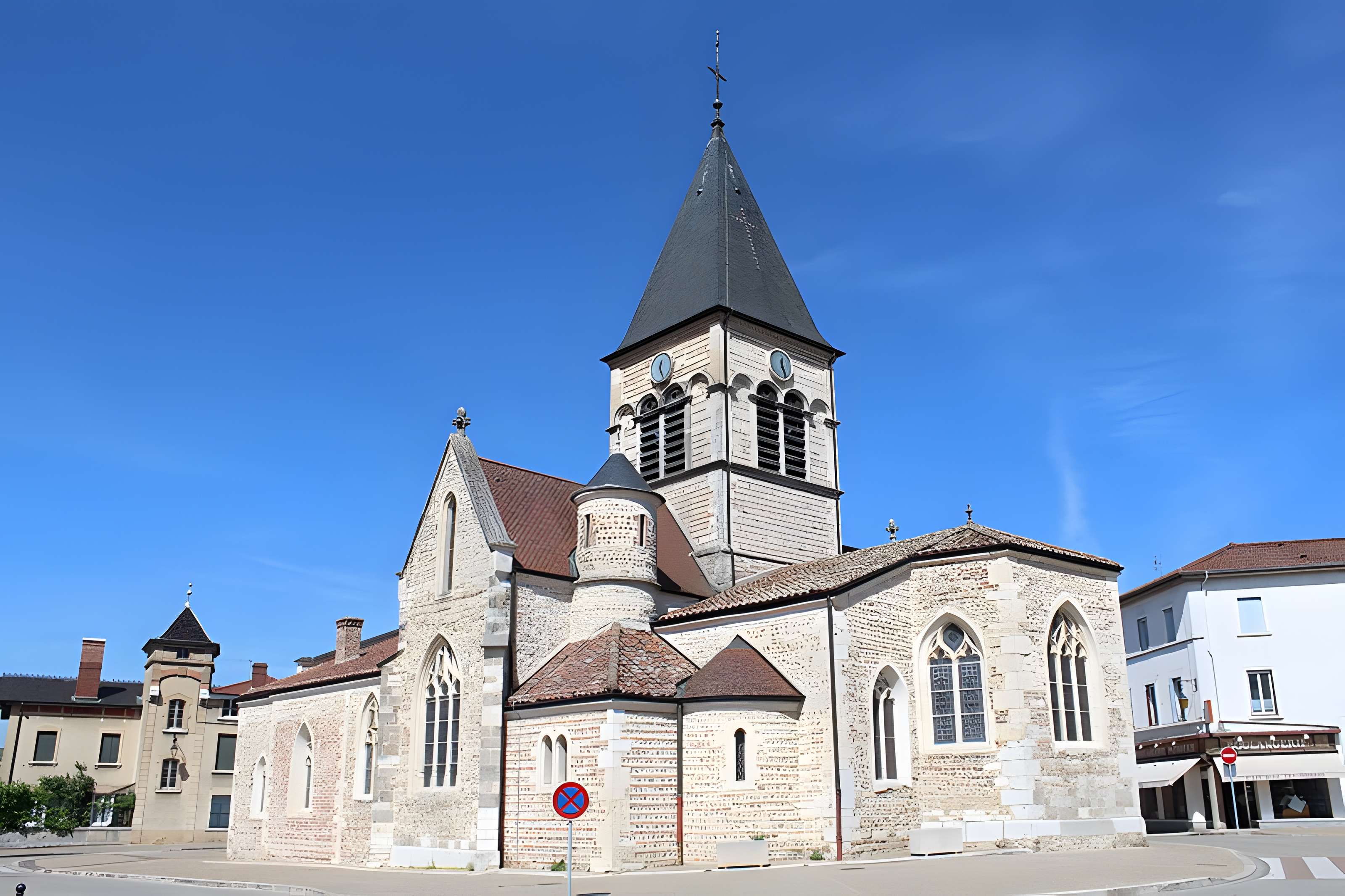 Église de la Nativité-de-la-Sainte-Vierge de Villars-les-Dombes