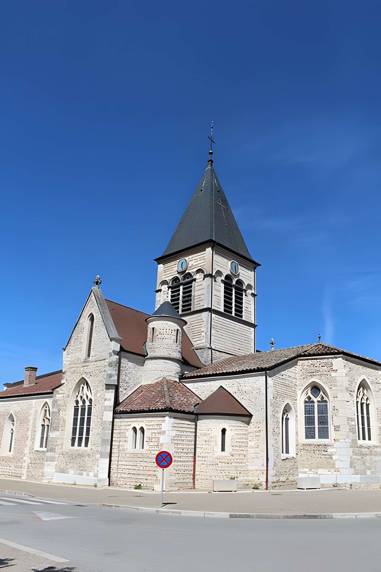 Église de la Nativité-de-la-Sainte-Vierge de Villars-les-Dombes