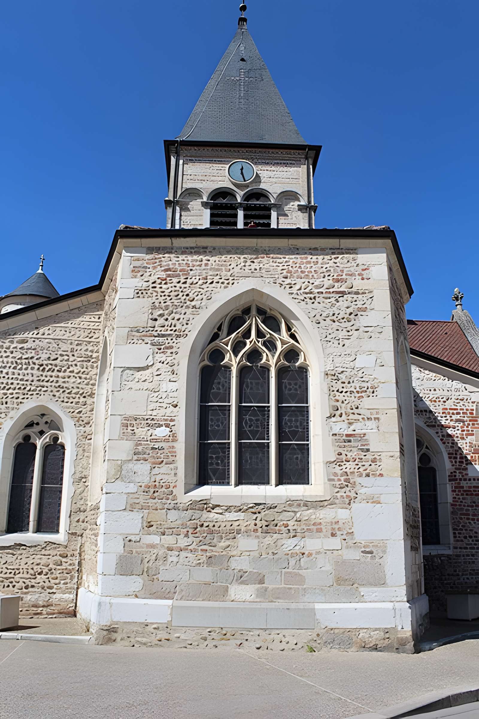 Église de la Nativité-de-la-Sainte-Vierge de Villars-les-Dombes
