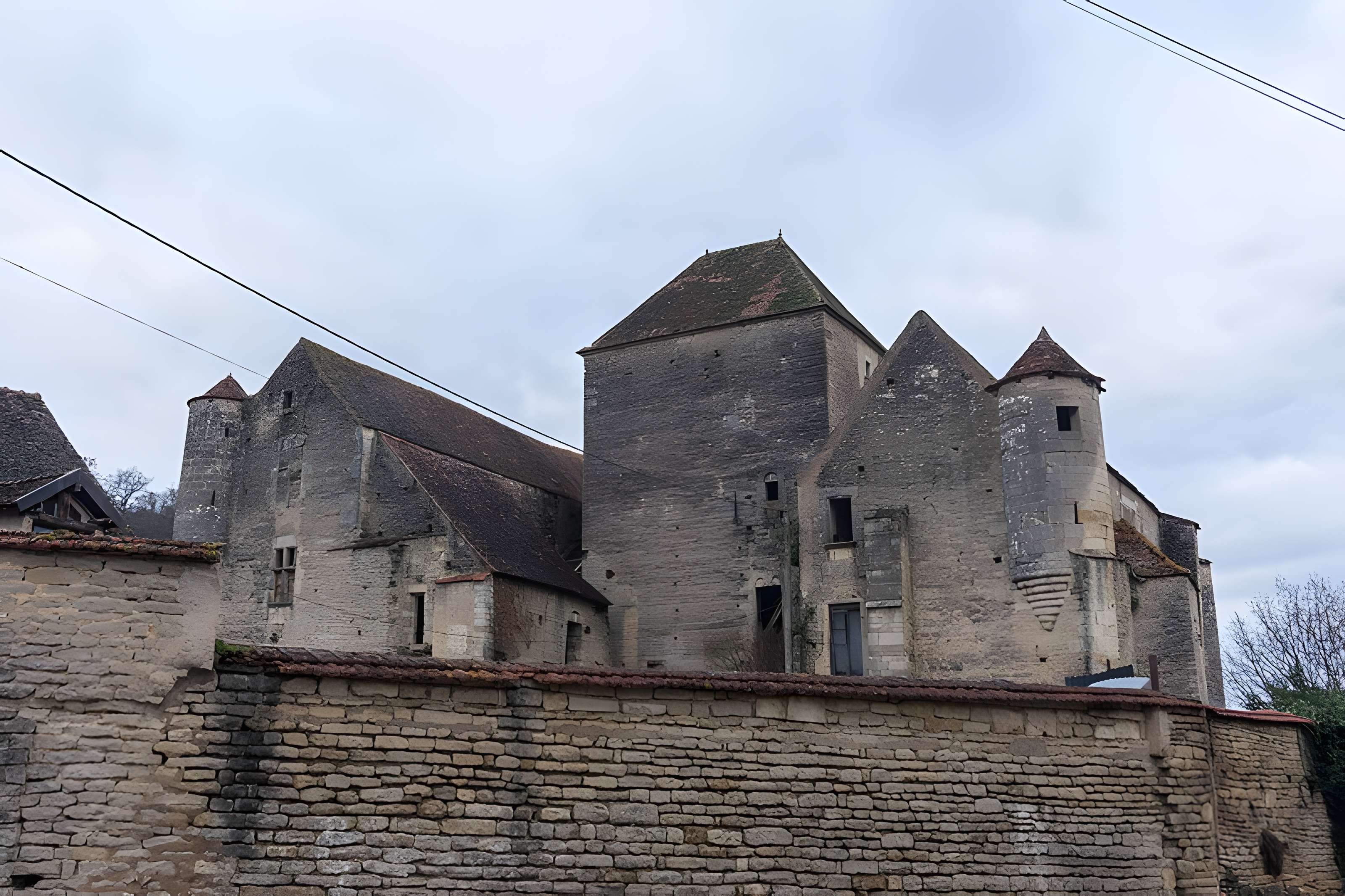 Château de Courcelles-lès-Montbard