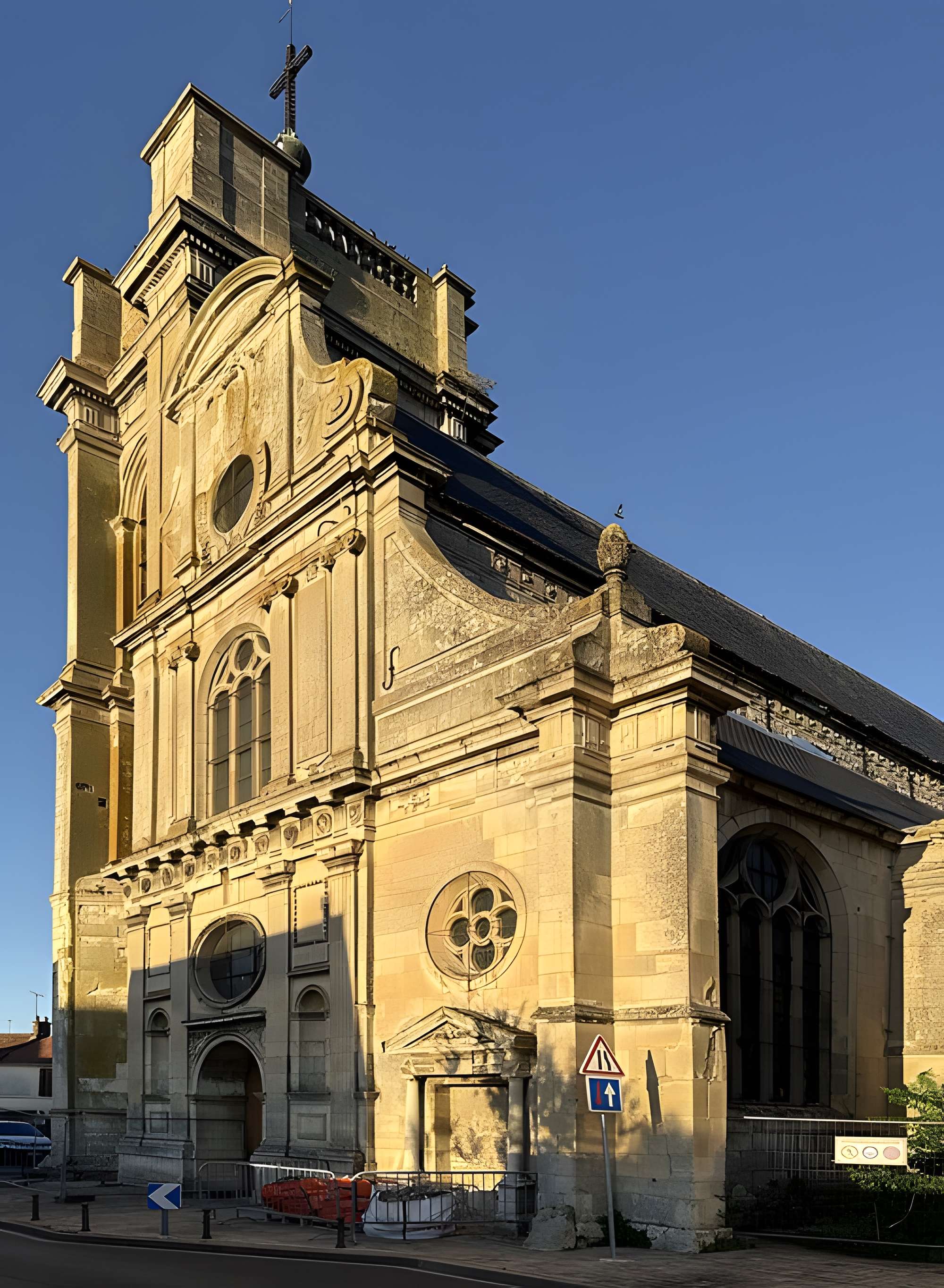 Église de la Nativité-de-la-Vierge du Mesnil-Aubry