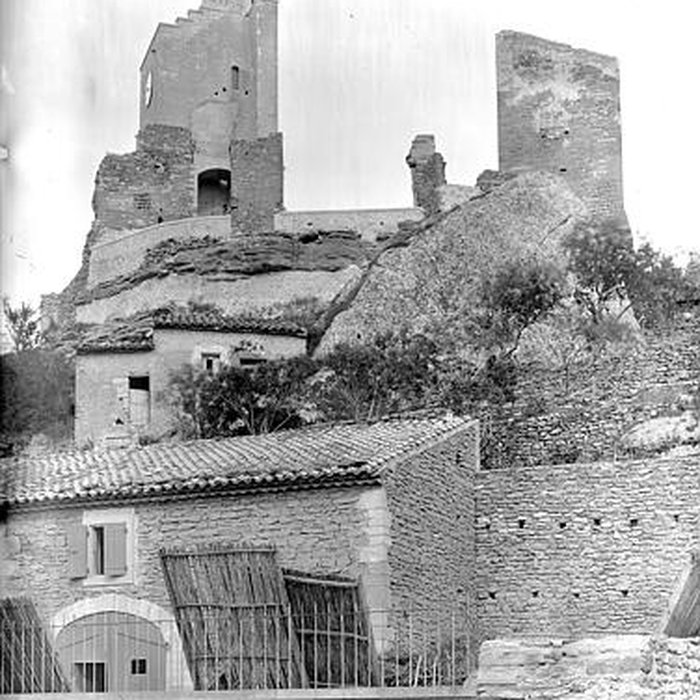 Photo de Château de Fontaine-de-Vaucluse