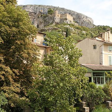 Château de Fontaine-de-Vaucluse