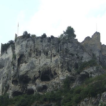 Château de Fontaine-de-Vaucluse