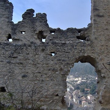 Château de Fontaine-de-Vaucluse