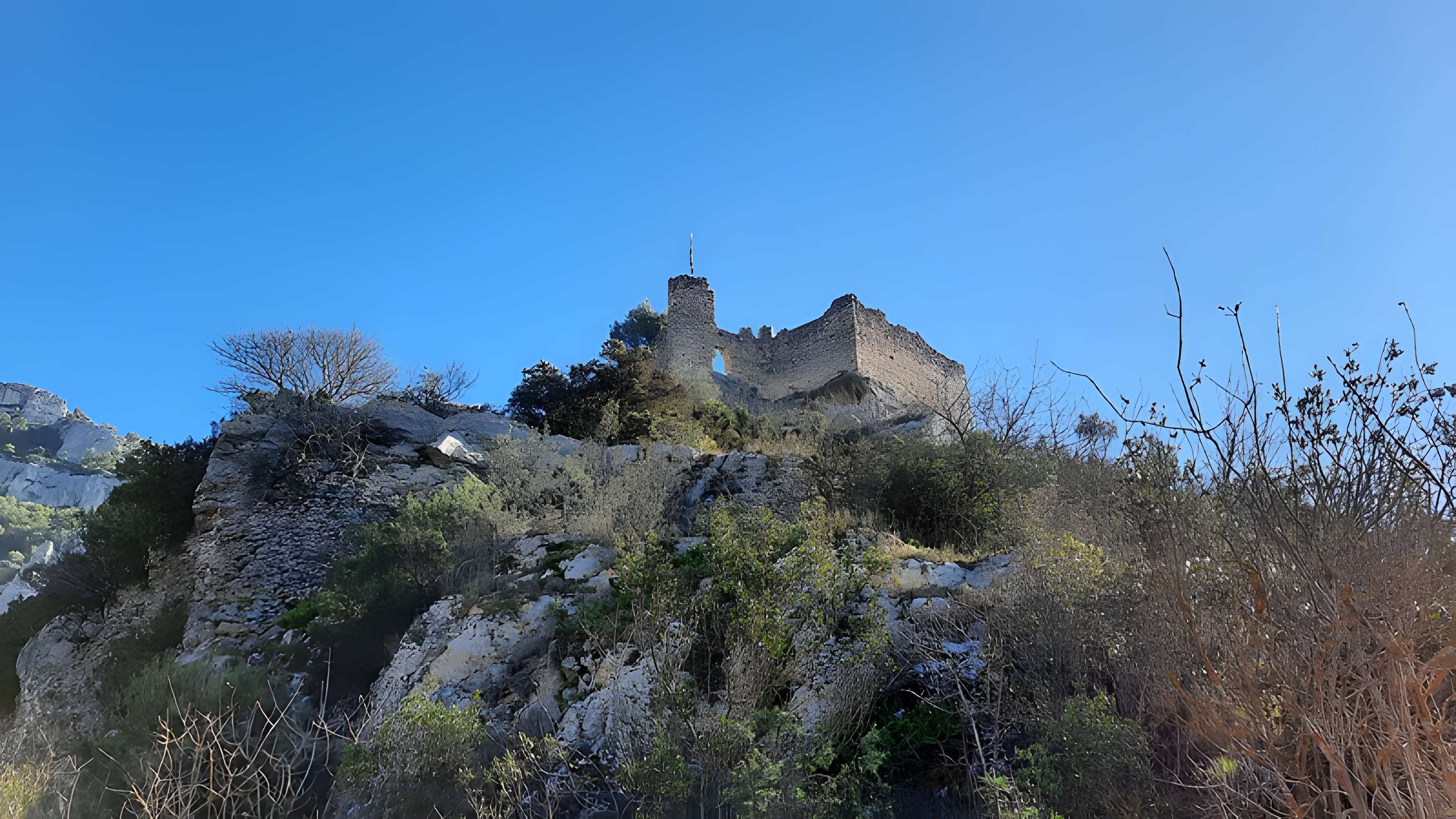 Château de Fontaine-de-Vaucluse