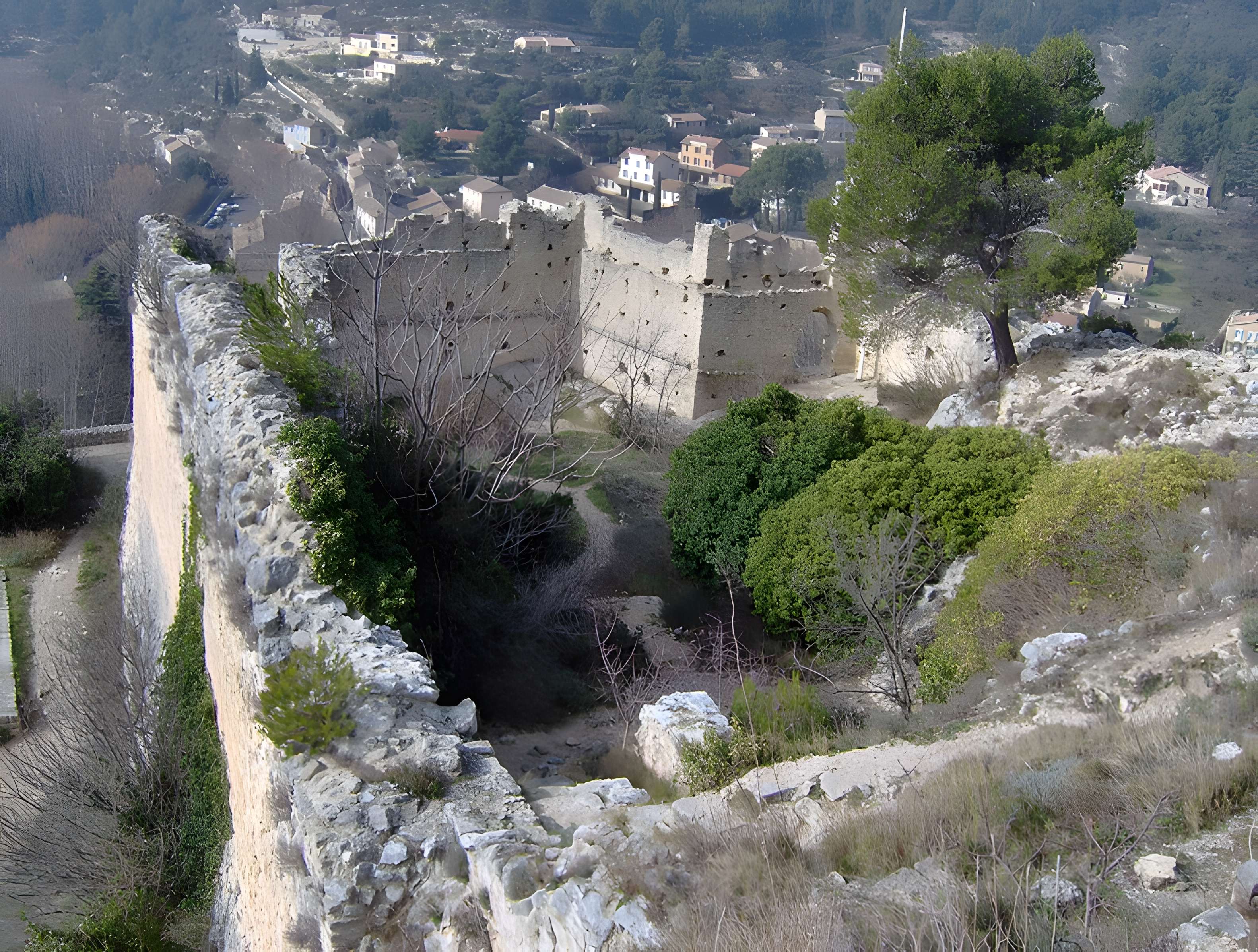 Château de Fontaine-de-Vaucluse
